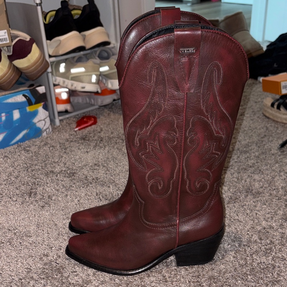 Elegant Maroon Leather Heeled Boots